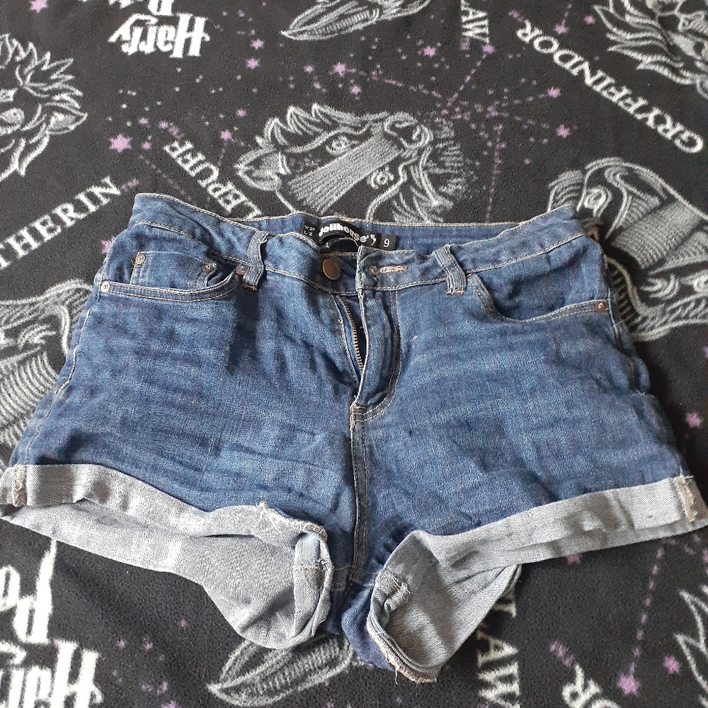 Shorts - Picture 2 of 2